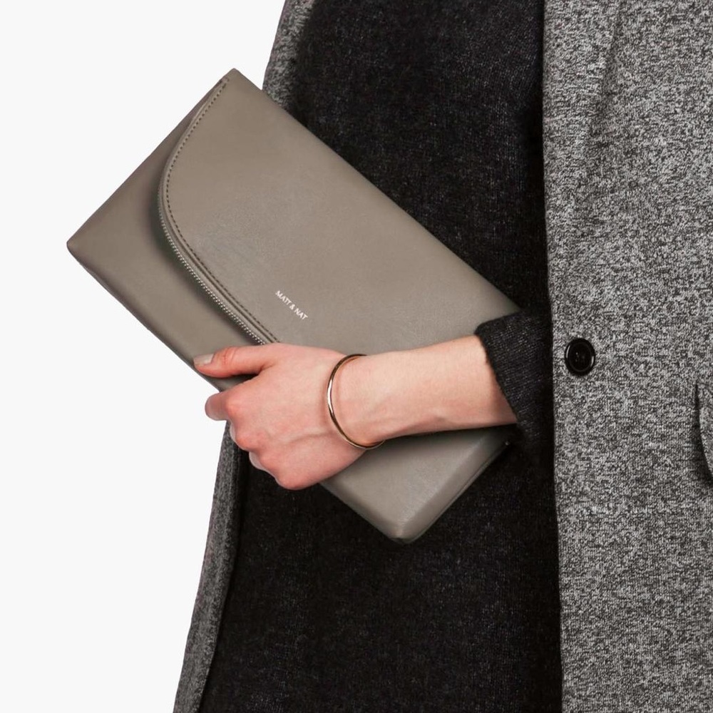 Matt & Nat Robby clutch in plum colour